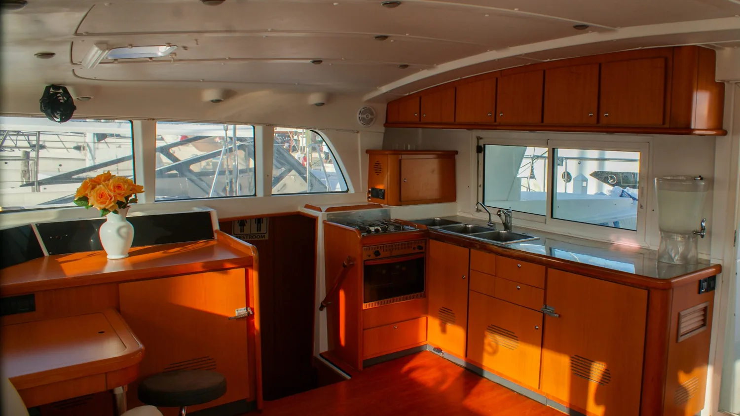 Lagoon 440 Dos – Platino / 35 pax — photo 11