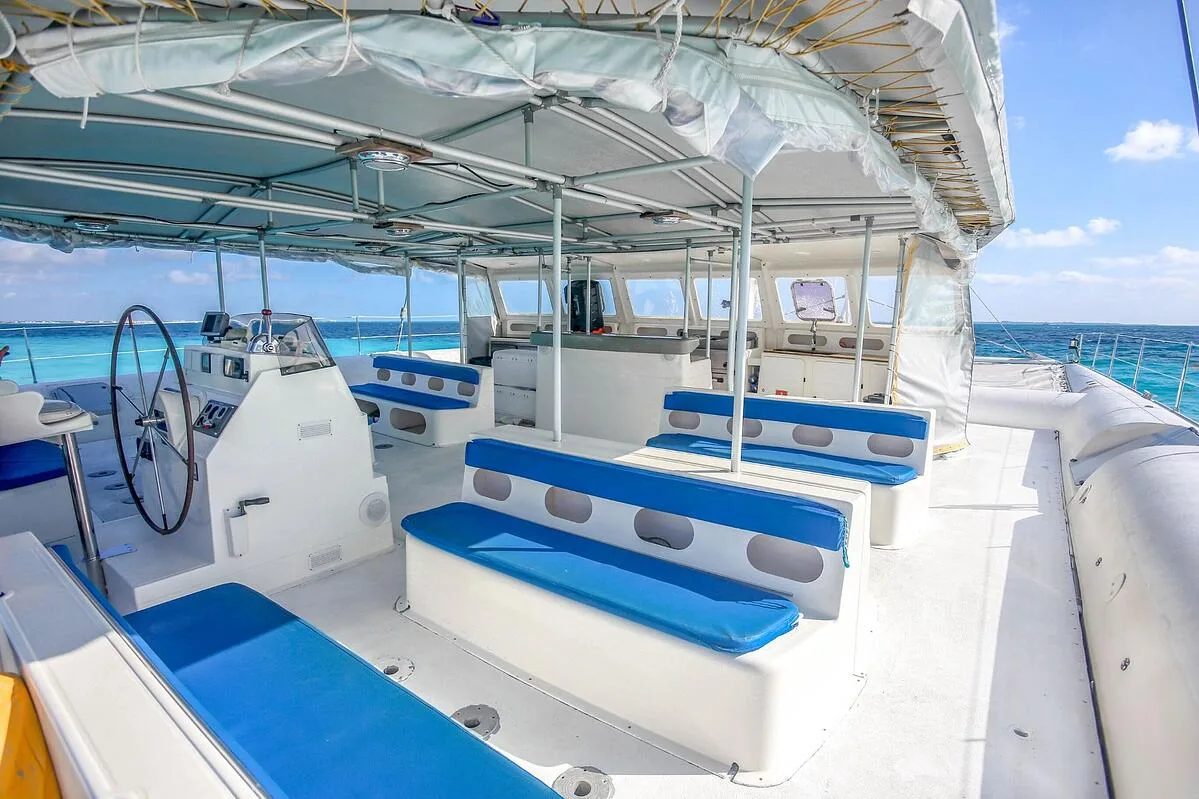 Catamaran Tours Large Group 75 ft / 80 pax — photo 6
