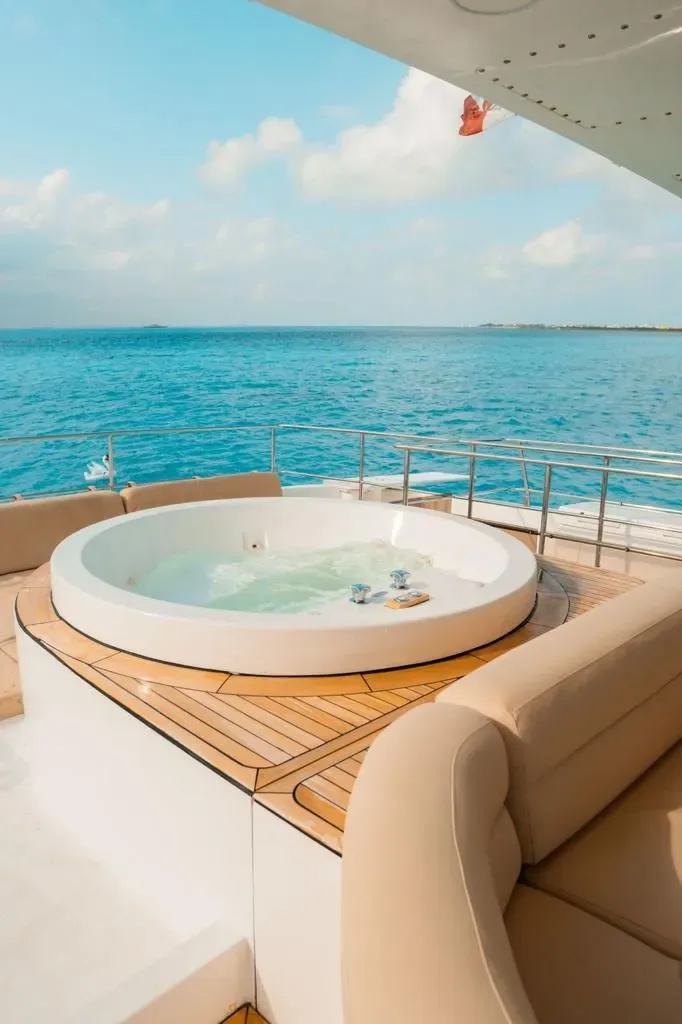 Azimut 100 Flybridge — photo 10