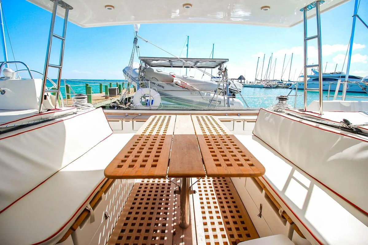 Catamaran Tours Group Max Cancun 50 ft / 45 pax — photo 2