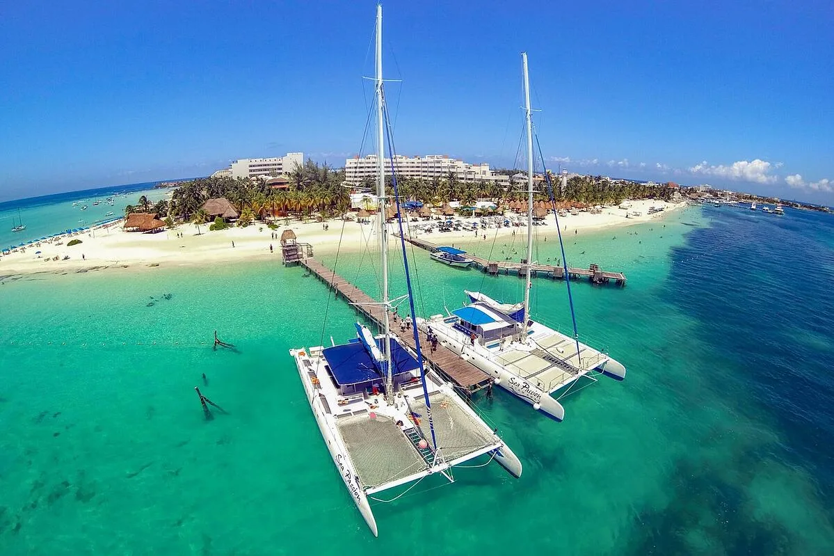Catamaran Mega Tours Cancún 75 ft / 100 pax — photo 6