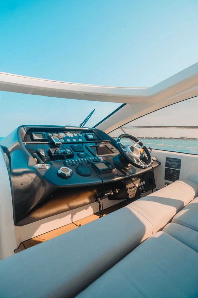 Sunseeker 64 — photo 24