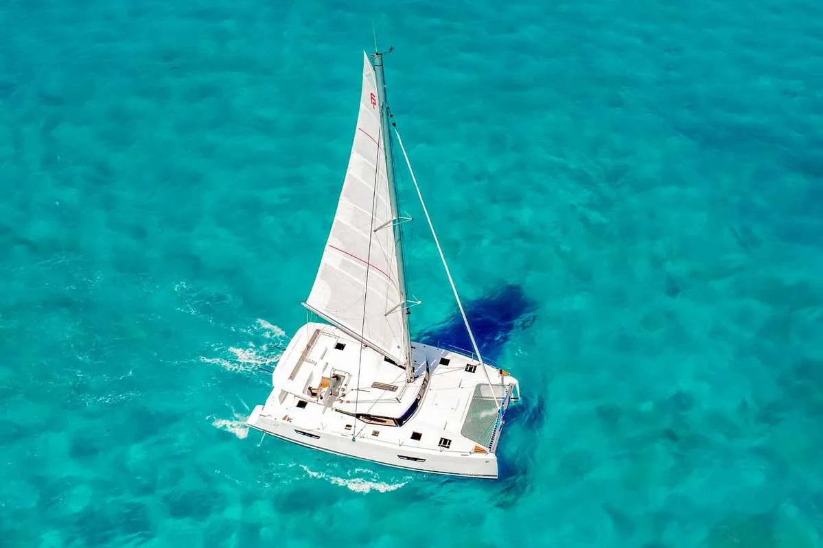 Private Tours VIP Catamaran 47 ft / 25 pax — photo 9