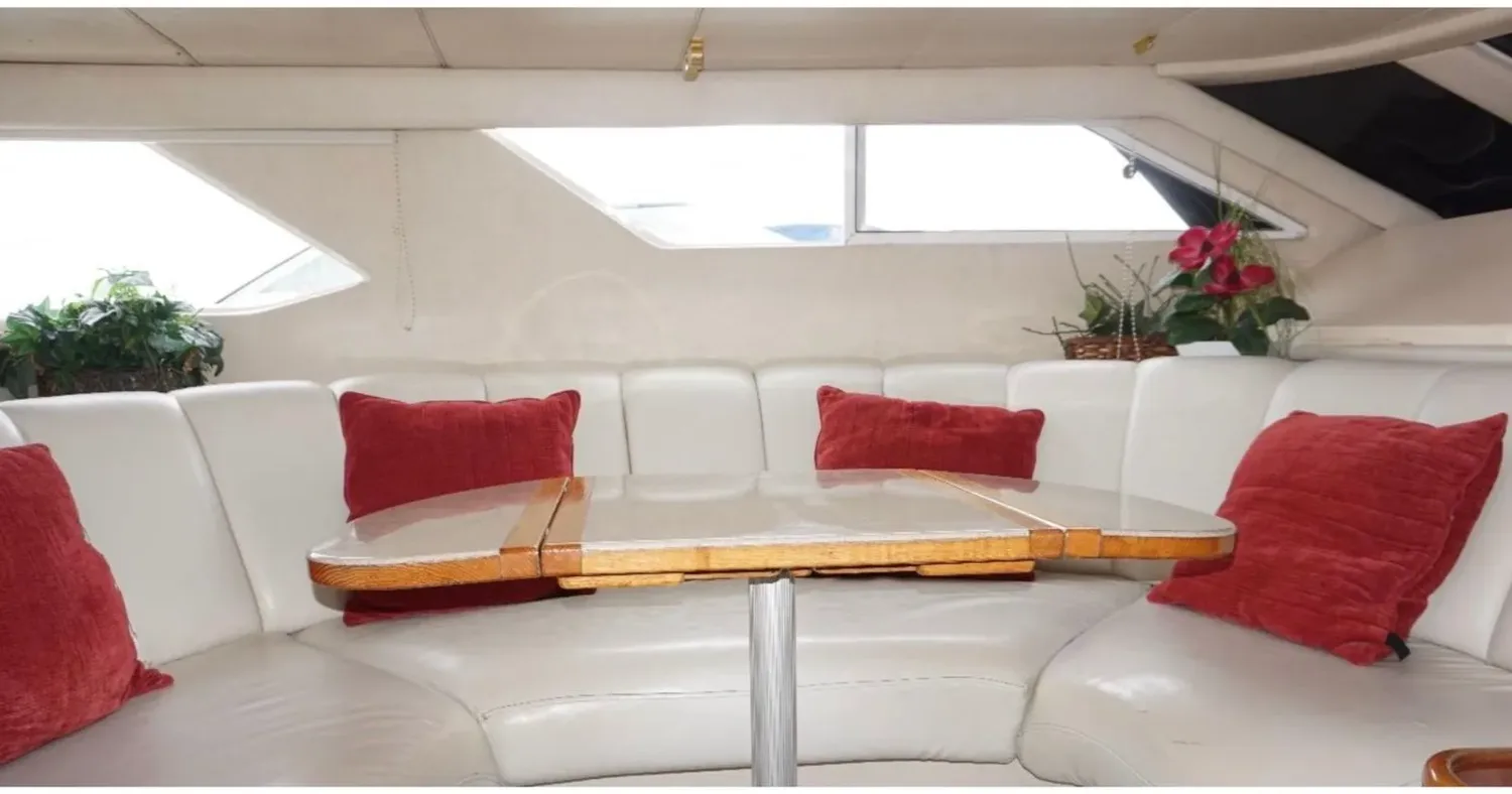 Sea Ray 46 Flybridge — bow lounge — photo 15
