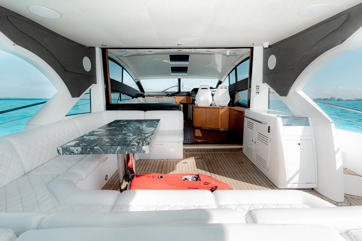 Sunseeker Predator 60 — photo 17