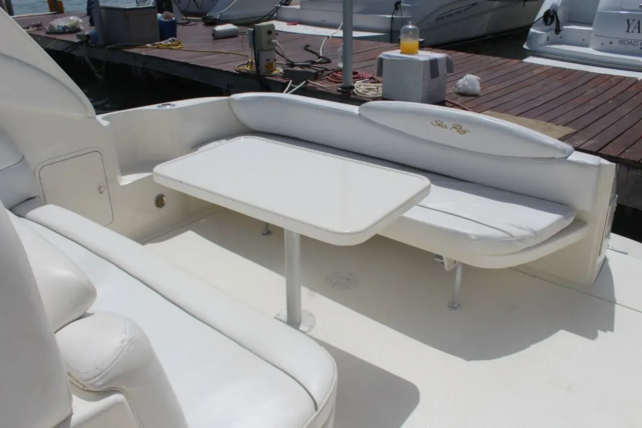 Sea Ray 35 — photo 12