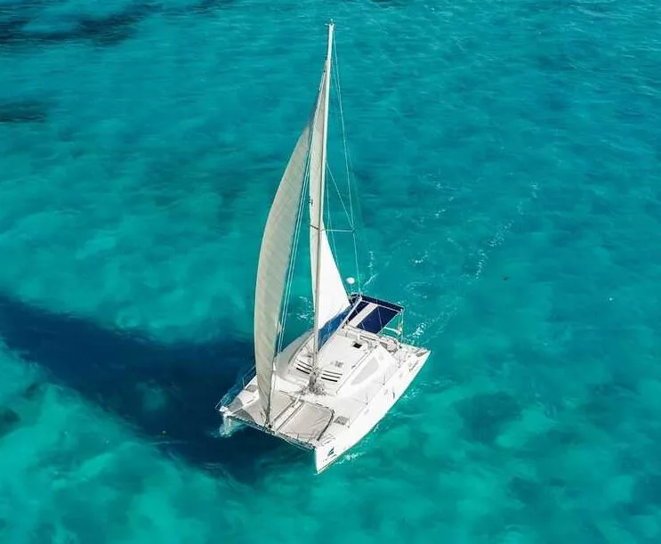 Catamaran Party Tours 40 ft / 30 pax — photo 1