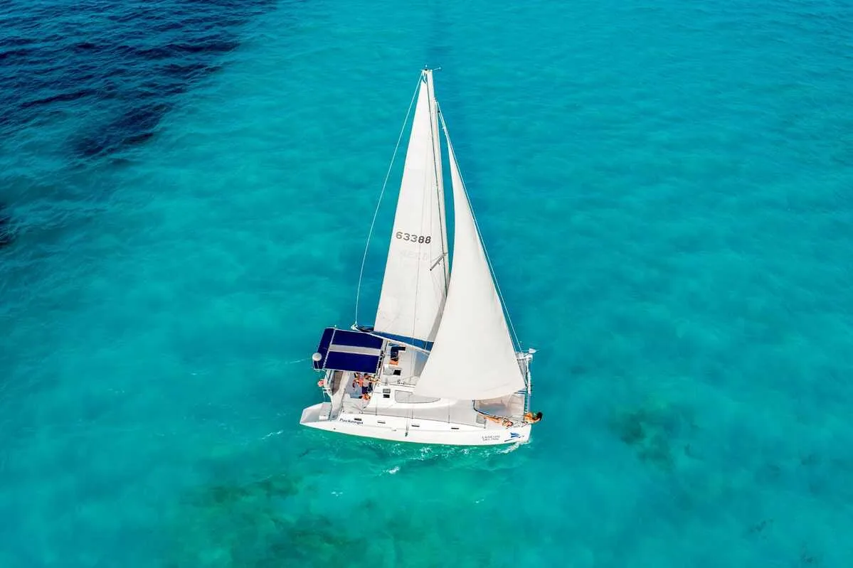 Catamaran Party Tours 40 ft / 30 pax — photo 2