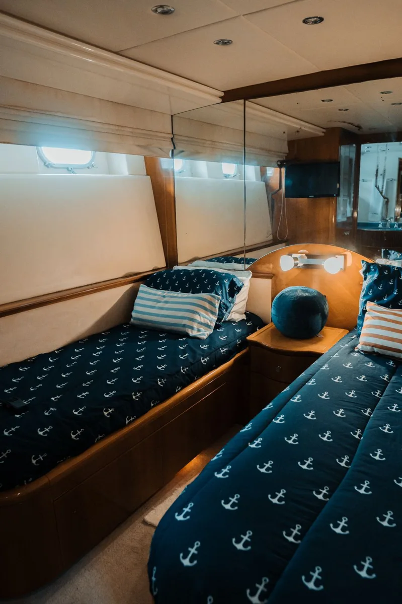 Azimut 100 Flybridge — photo 17