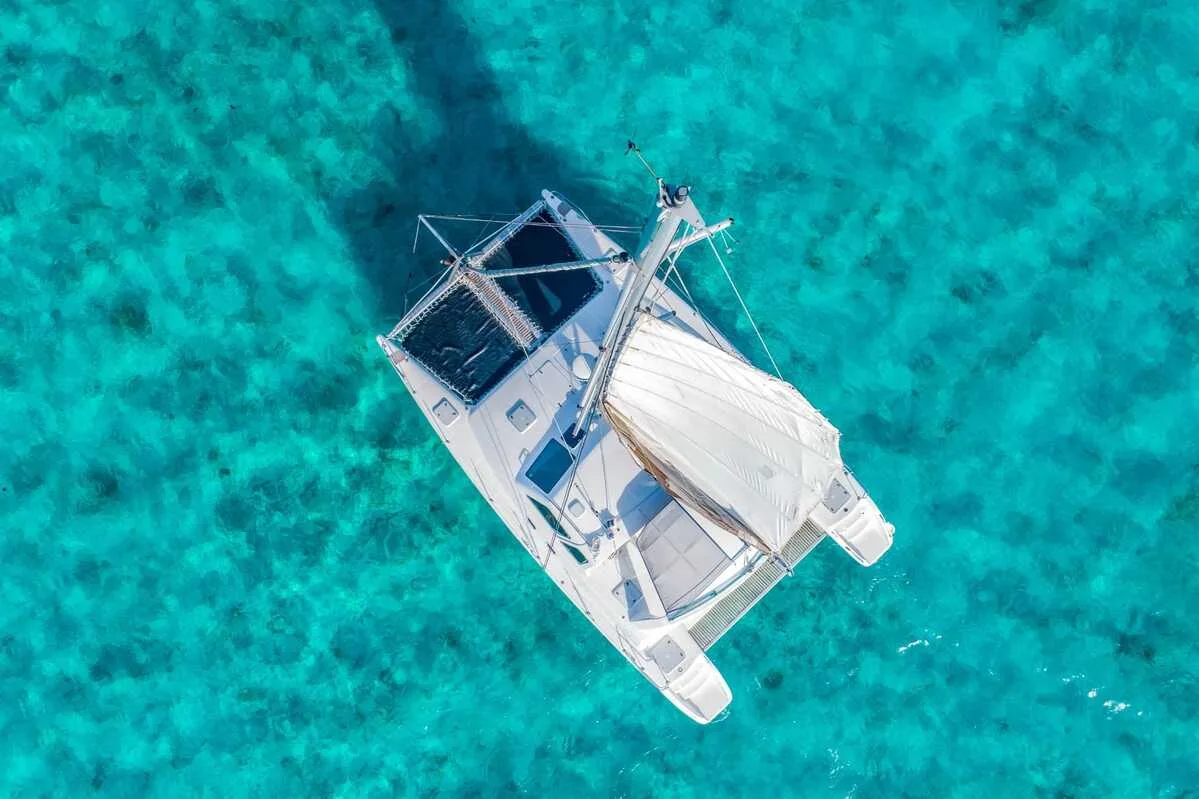 Catamaran Tours Explorer Cancun 44 ft / 35 pax — photo 2