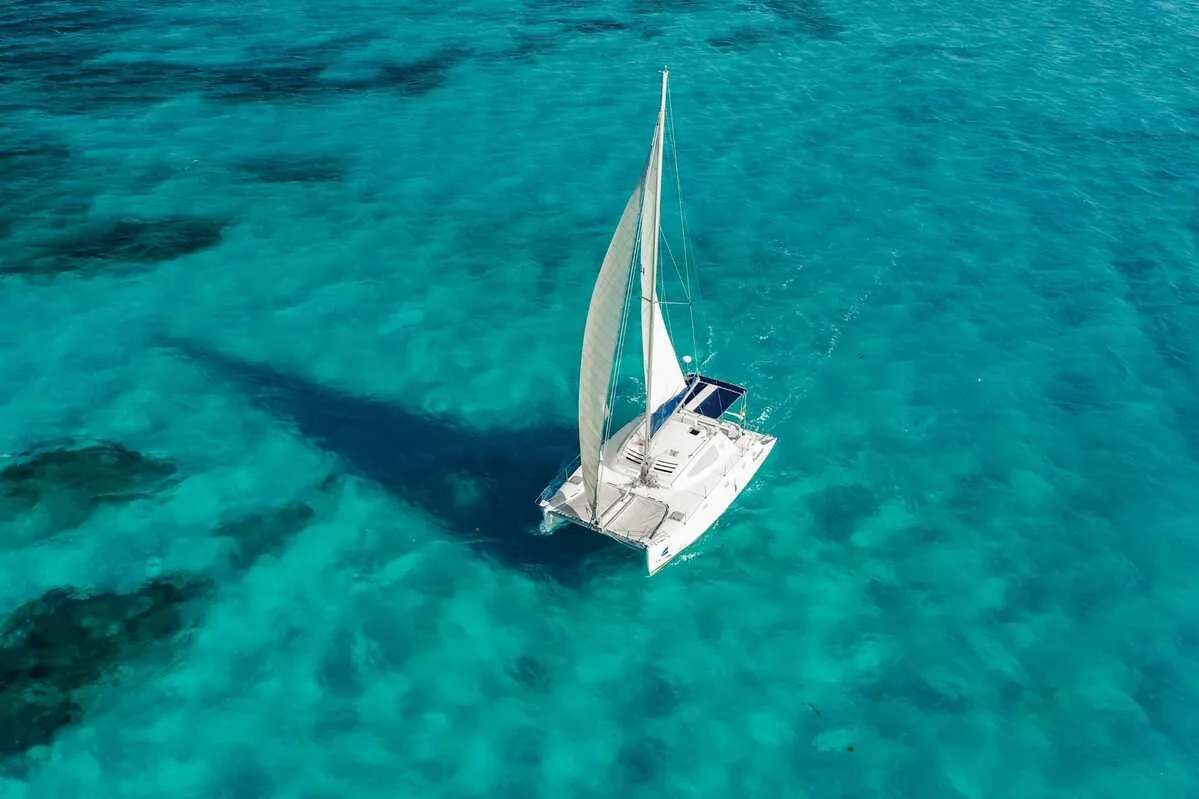 Catamaran Party Tours 40 ft / 30 pax — photo 3