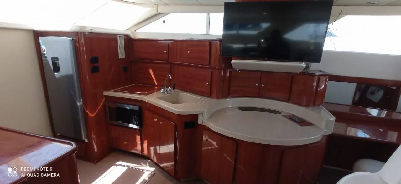 Sea Ray 46 Flybridge — bow lounge — photo 13