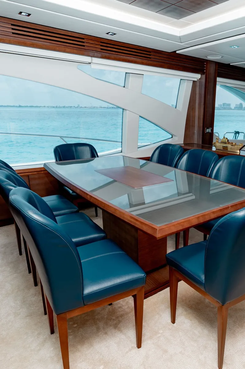Azimut 100 — photo 18