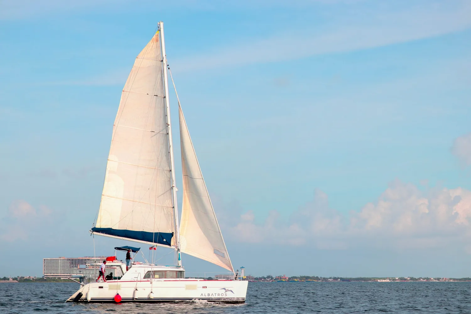 Lagoon 440 Dos – Platino / 35 pax — photo 1