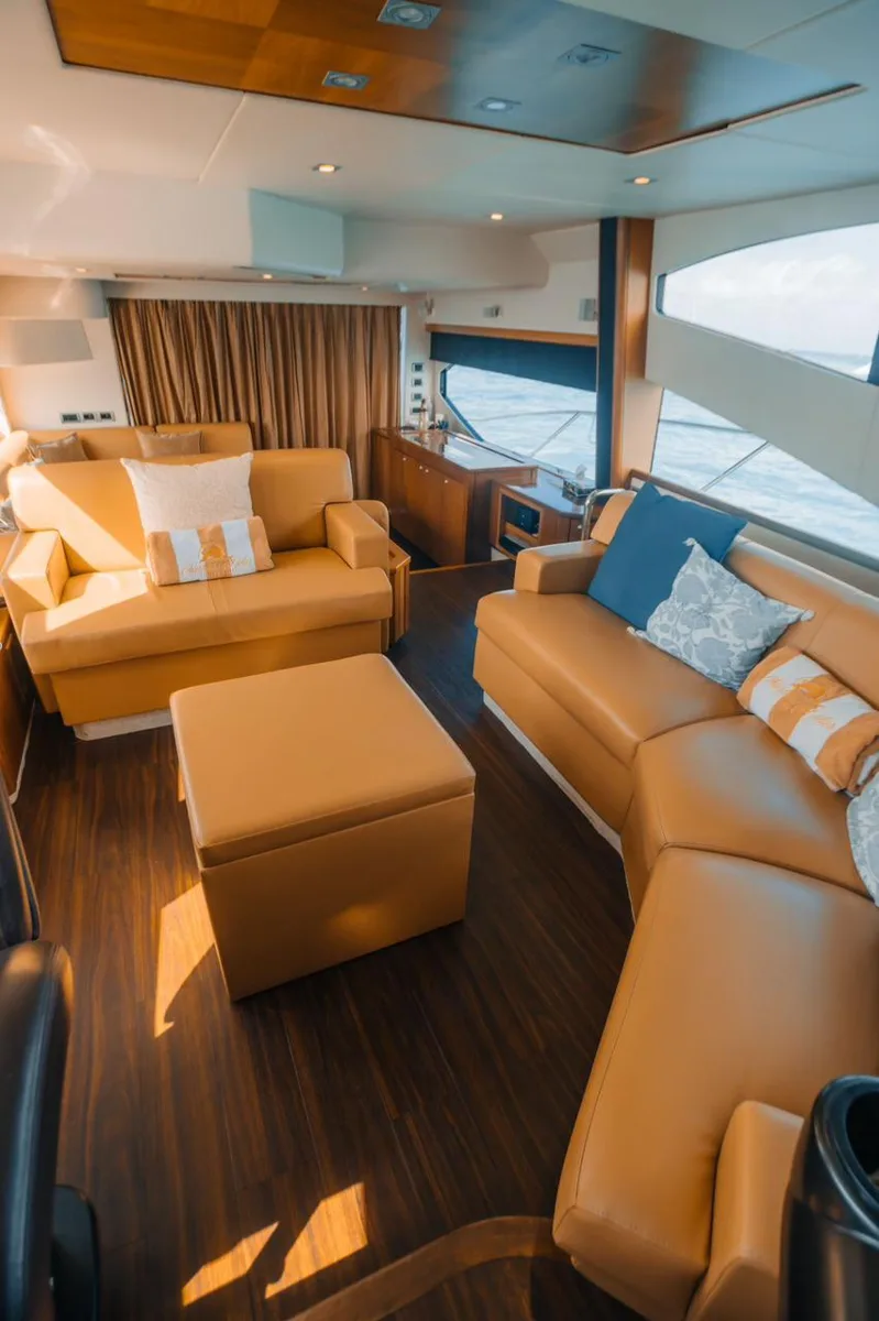 Azimut 64 — photo 8