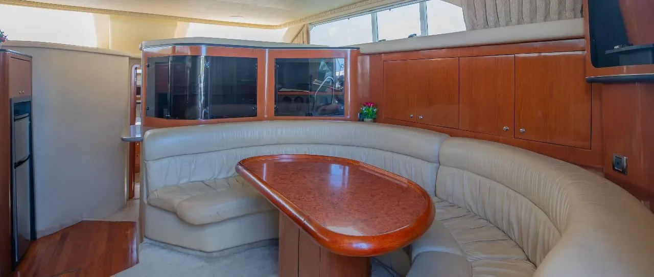 Sea Ray 46 Flybridge — shaded deck — photo 13