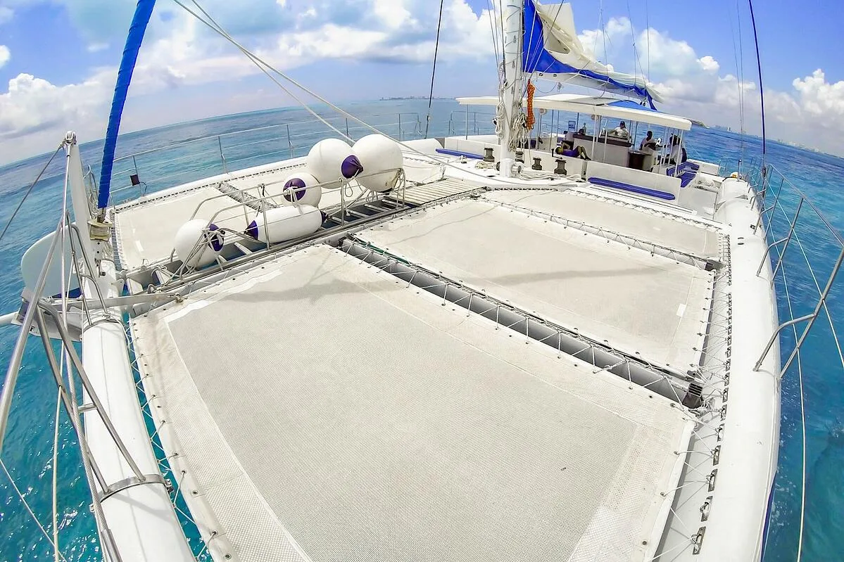 Catamaran Mega Tours Cancún 75 ft / 100 pax — photo 7