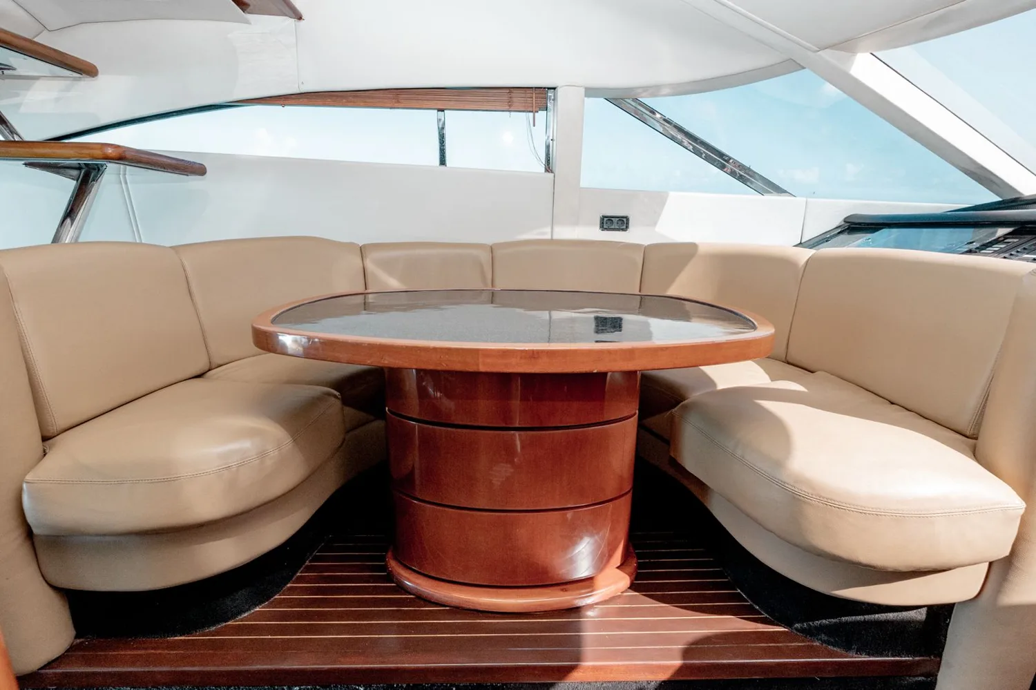 Fairline 70 — photo 7