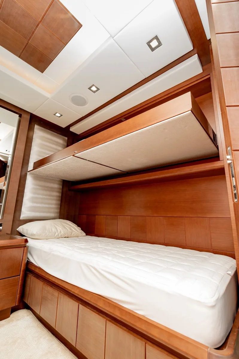 Azimut 100 — photo 10