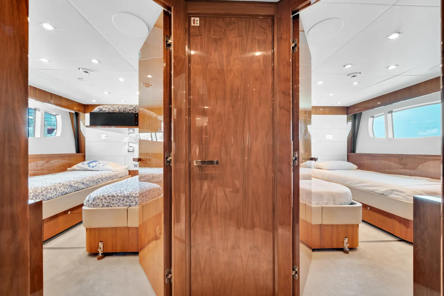 Charter 120 "Viva la Vida" — photo 15