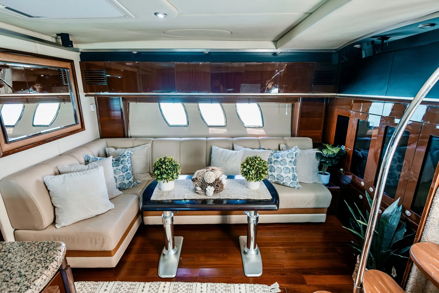Sea Ray 52 — photo 14