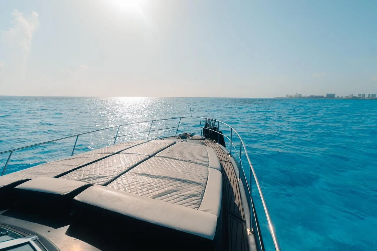 Sea Ray 43 — photo 10