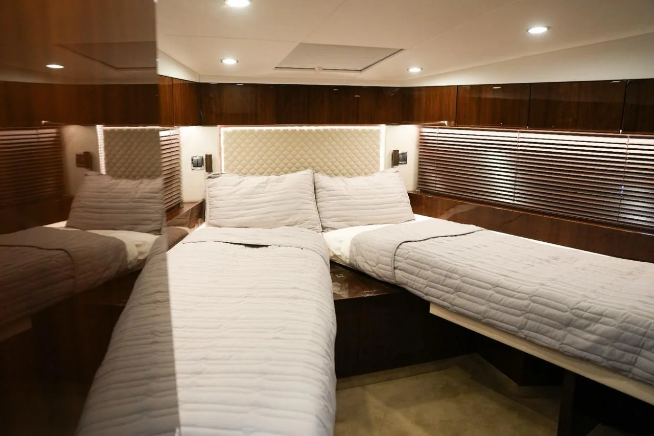 Fairline Squadron 50 — photo 9