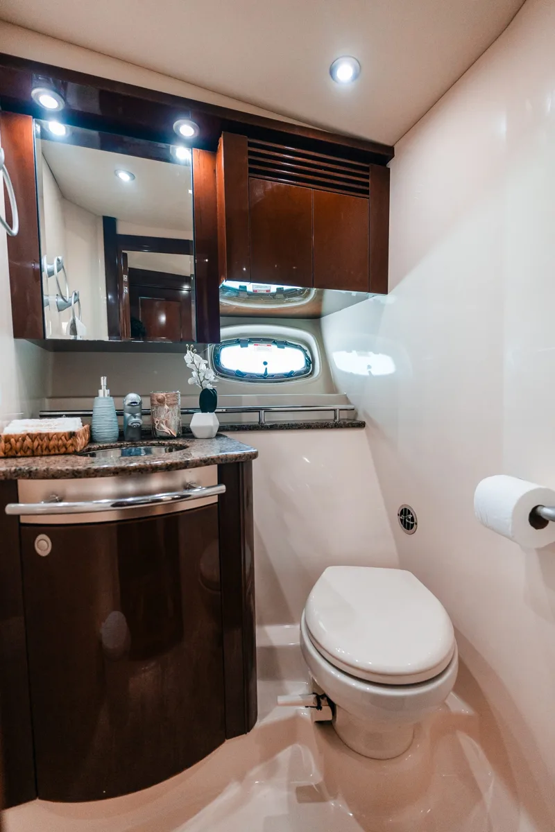 Sea Ray 52 — photo 20