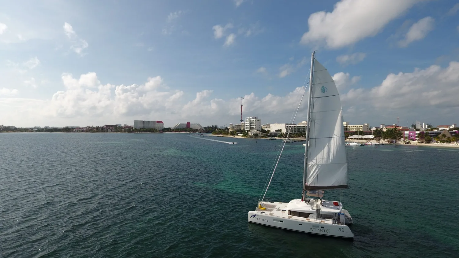 Lagoon 520 Atlantis I – Platino / 50 pax — photo 2