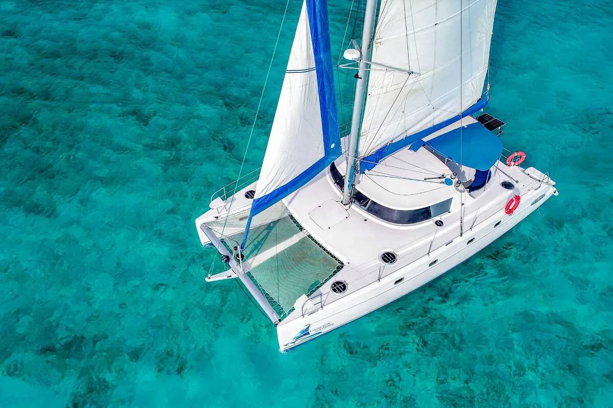 Catamaran Group Tours II Cancun 43 ft / 35 pax — photo 2