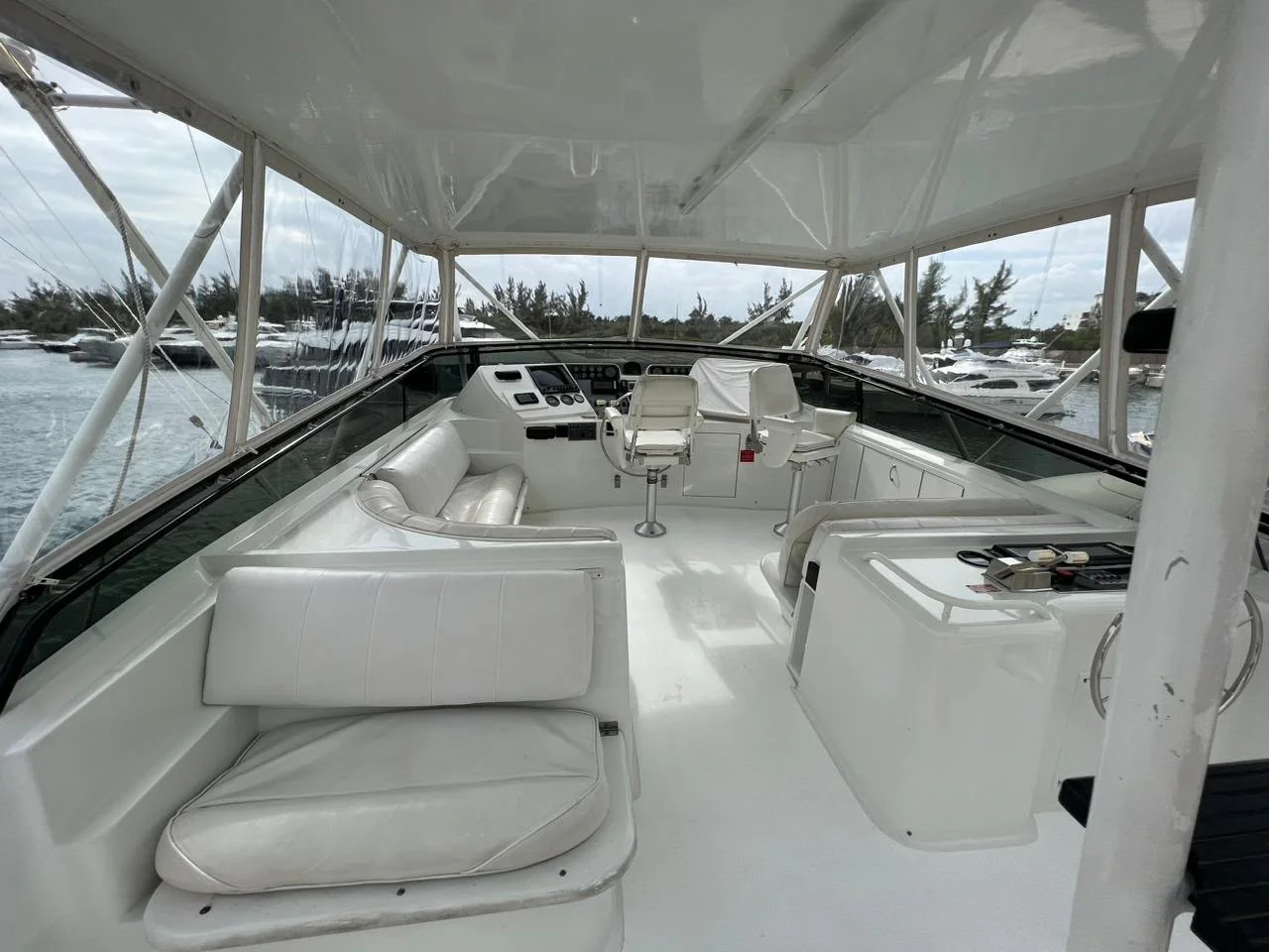 Hatteras 60 — photo 8