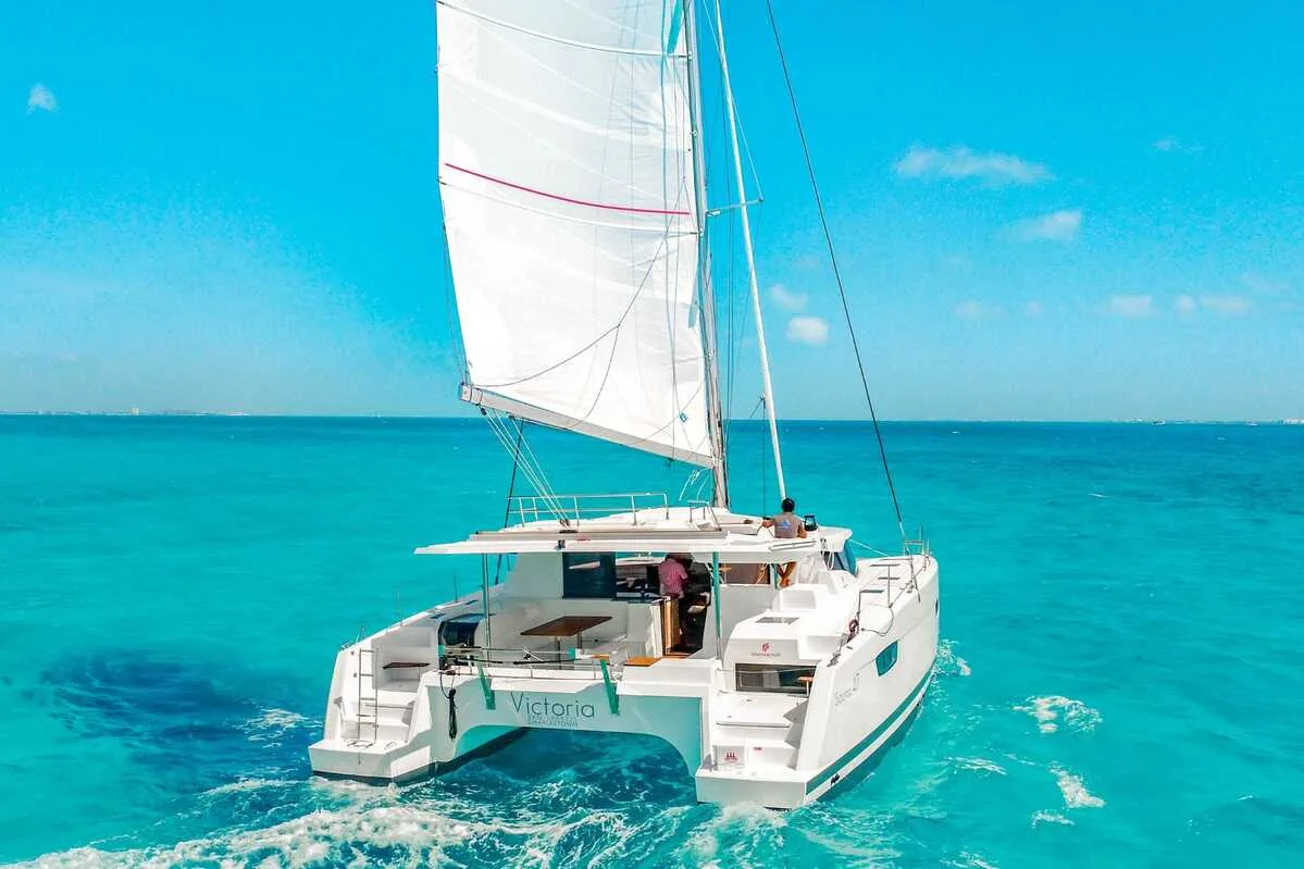 Private Tours VIP Catamaran 47 ft / 25 pax — photo 6