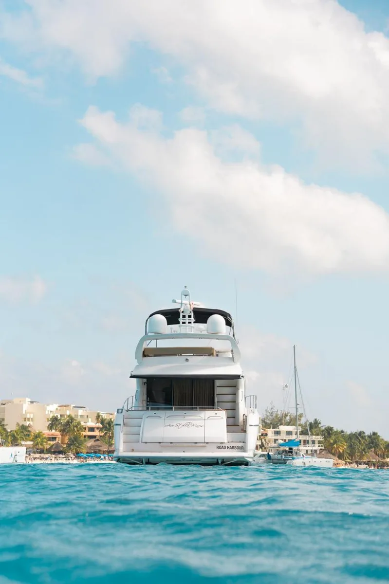 AZIMUT 64FT — photo 5