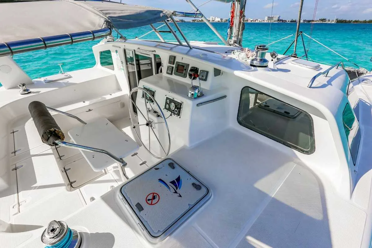 Catamaran Tours Explorer Cancun 44 ft / 35 pax — photo 4