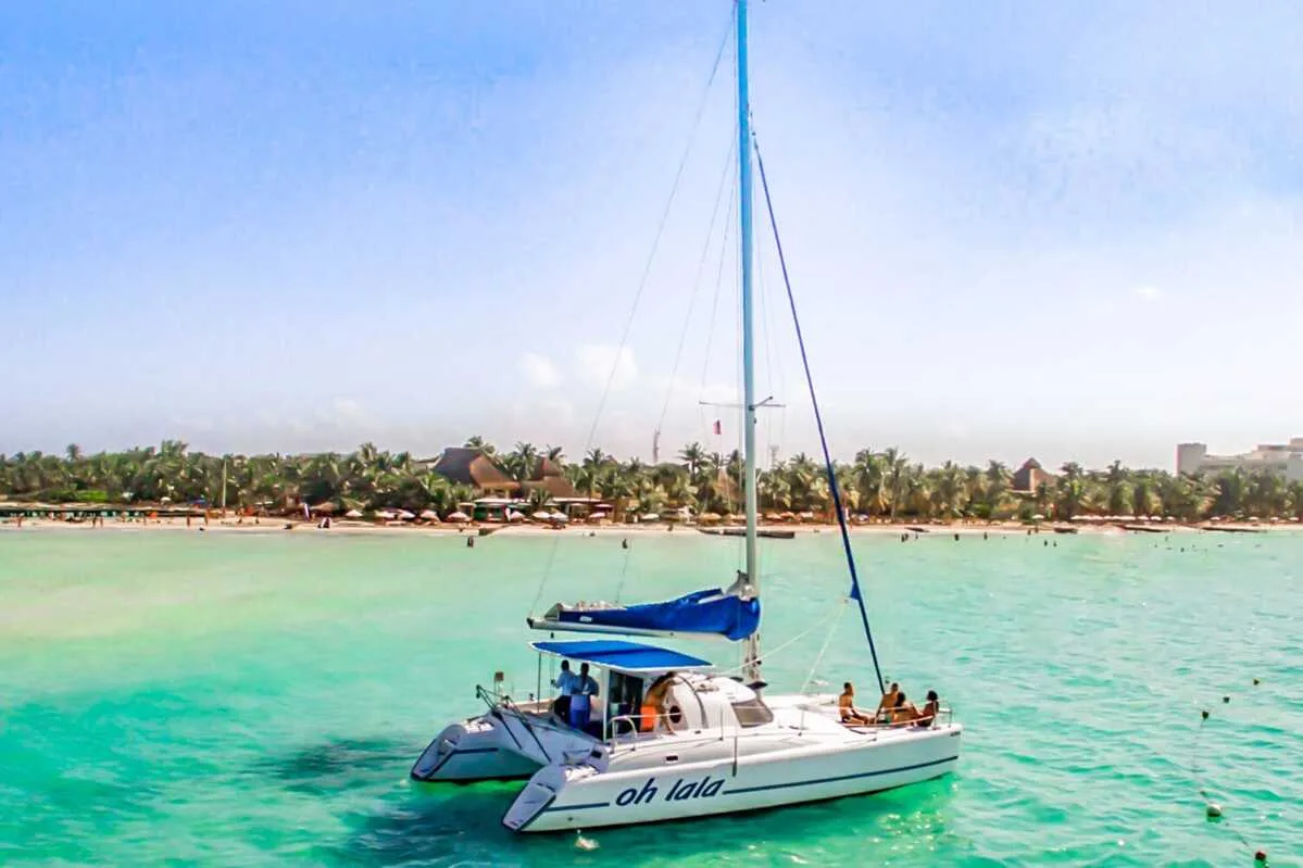 Catamaran for Private Tours 37 ft / 25 pax — photo 5