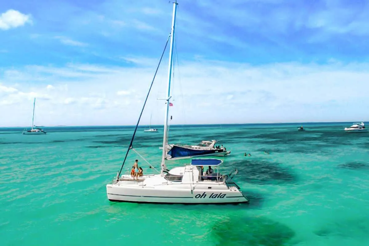 Catamaran for Private Tours 37 ft / 25 pax — photo 3