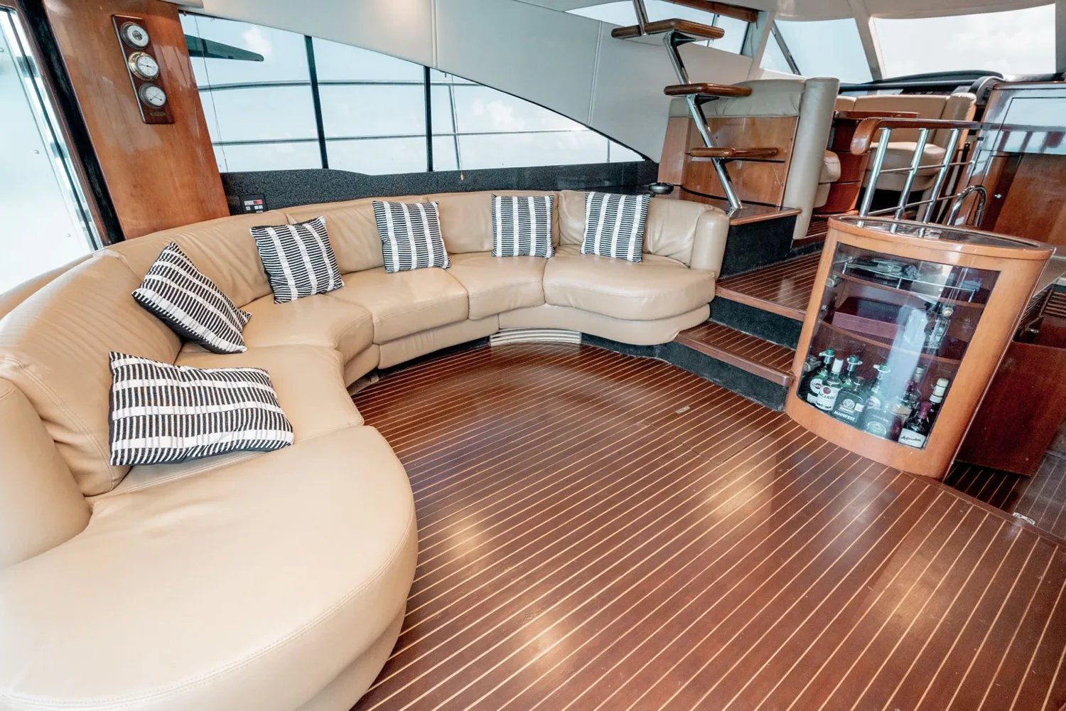Fairline 70 — photo 9