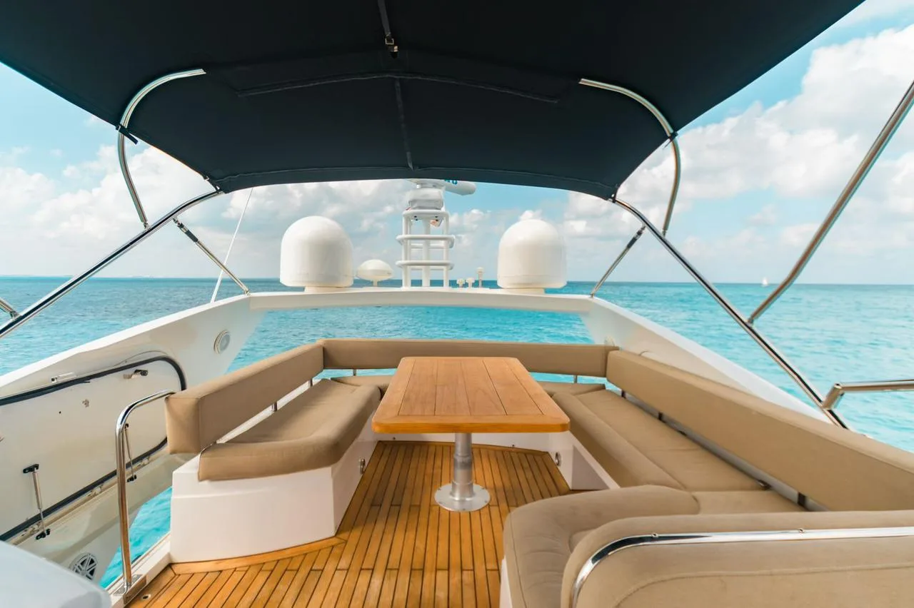 Azimut 64 — photo 14