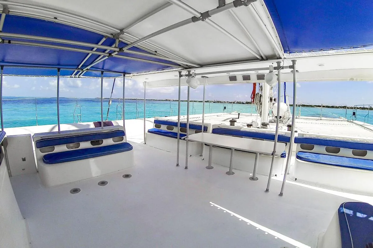 Catamaran Mega Tours Cancún 75 ft / 100 pax — photo 5