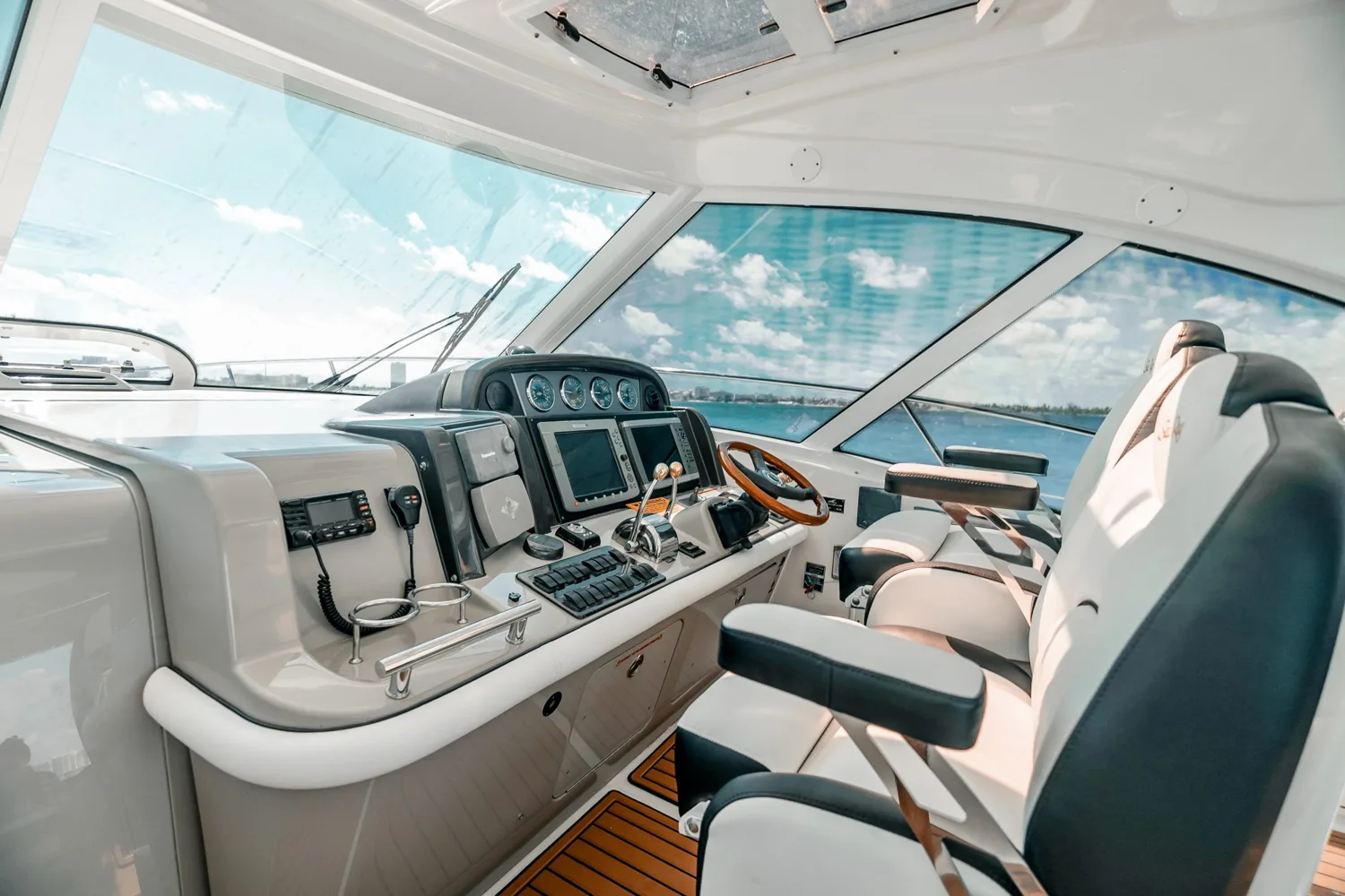 Sea Ray 52 — photo 6