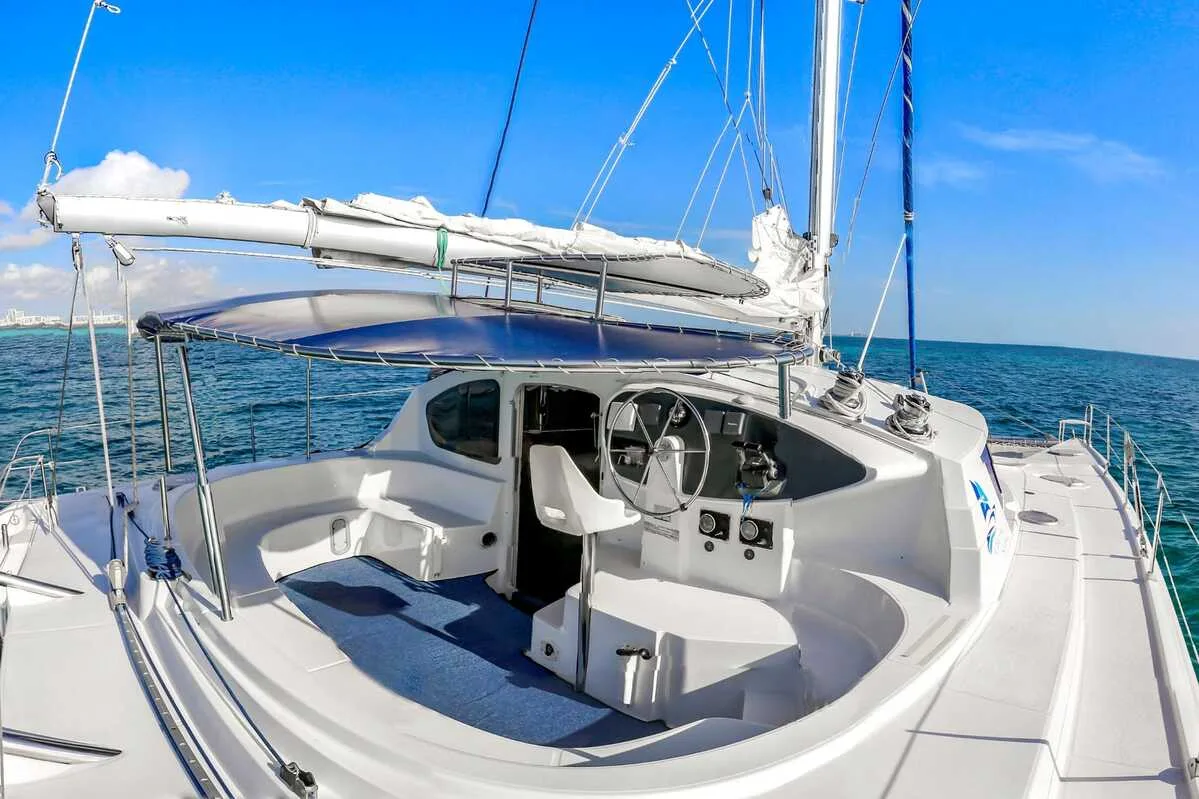 Catamaran Group Tours Cancun 43 ft / 35 pax — photo 3