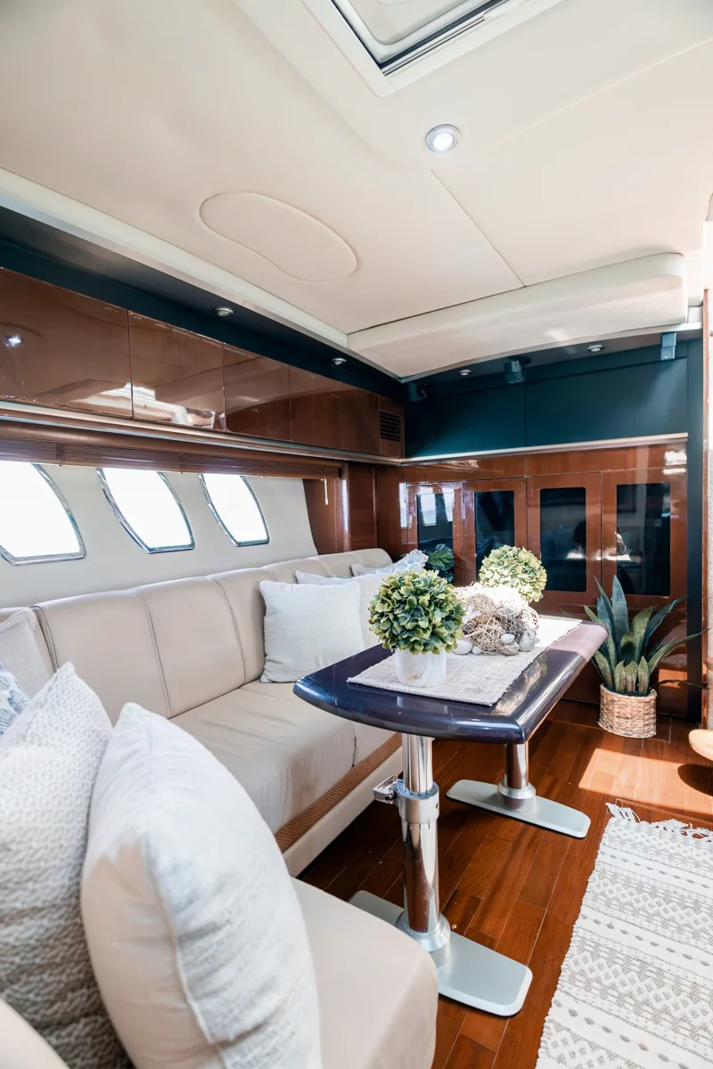 Sea Ray 52 — photo 15