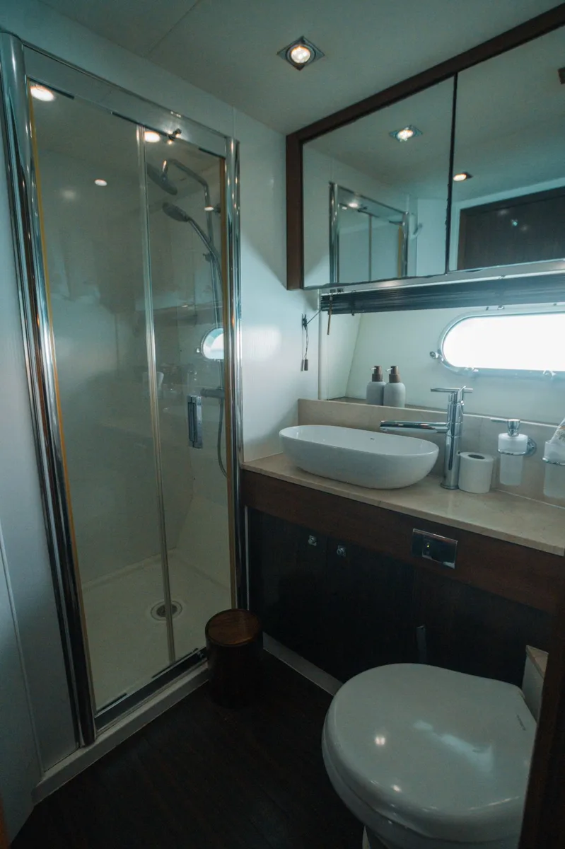 Sunseeker 64 — photo 26