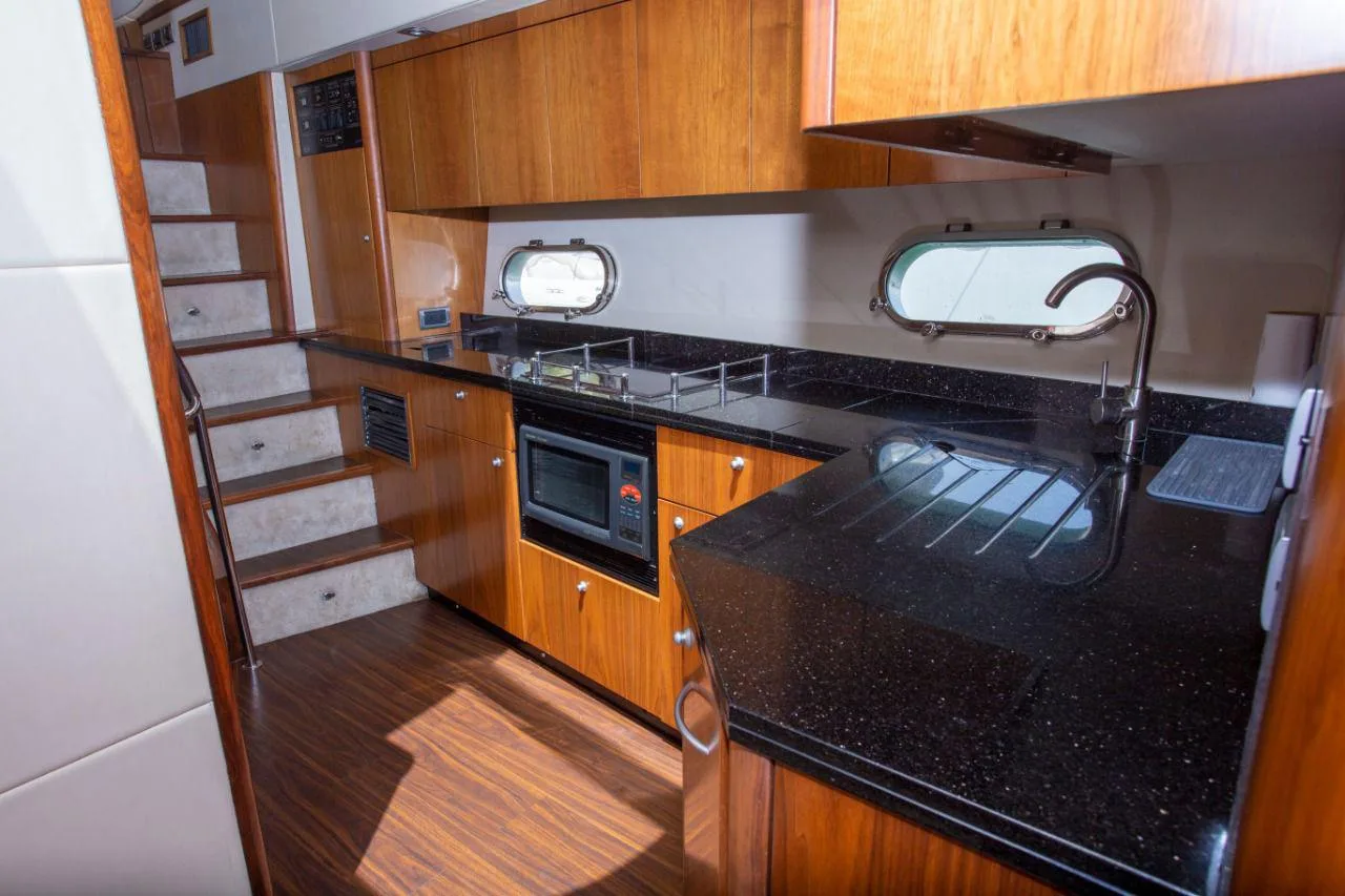 Azimut 64 — photo 9