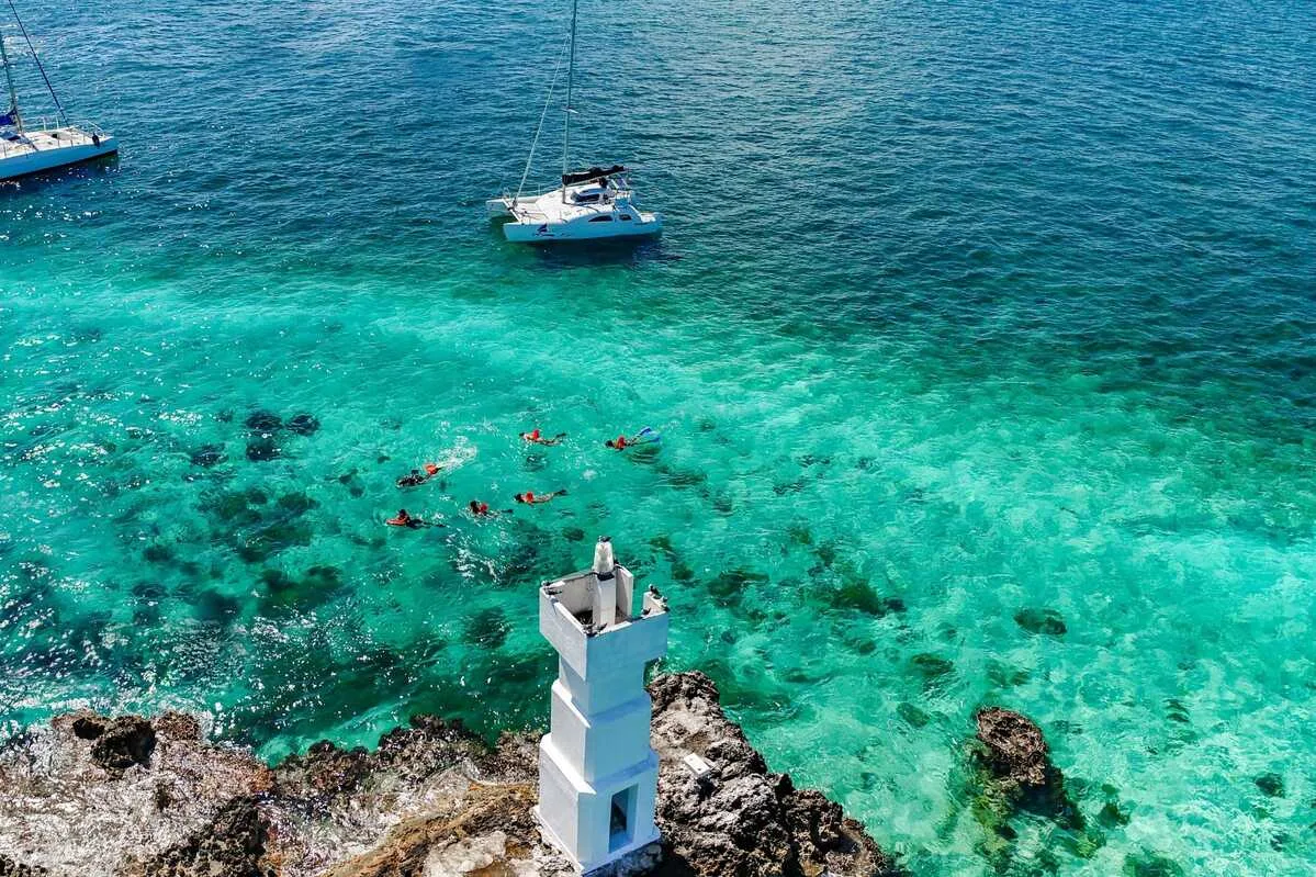 Catamaran for Small Groups Cancun 32 ft / 13 pax — photo 4