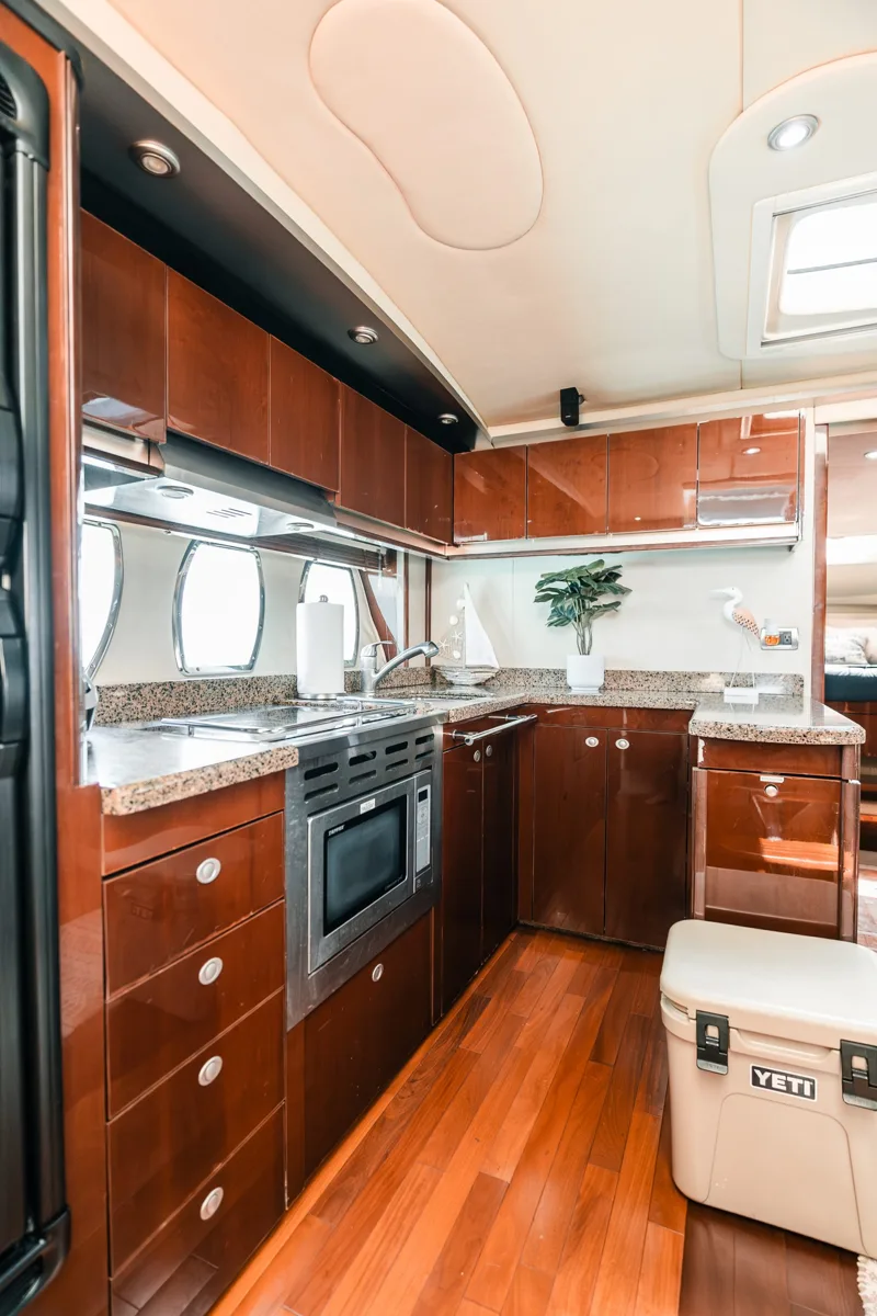 Sea Ray 52 — photo 11