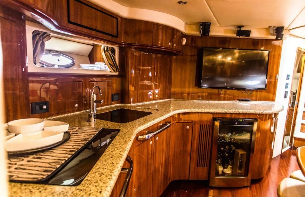 Sea Ray 60 — photo 11