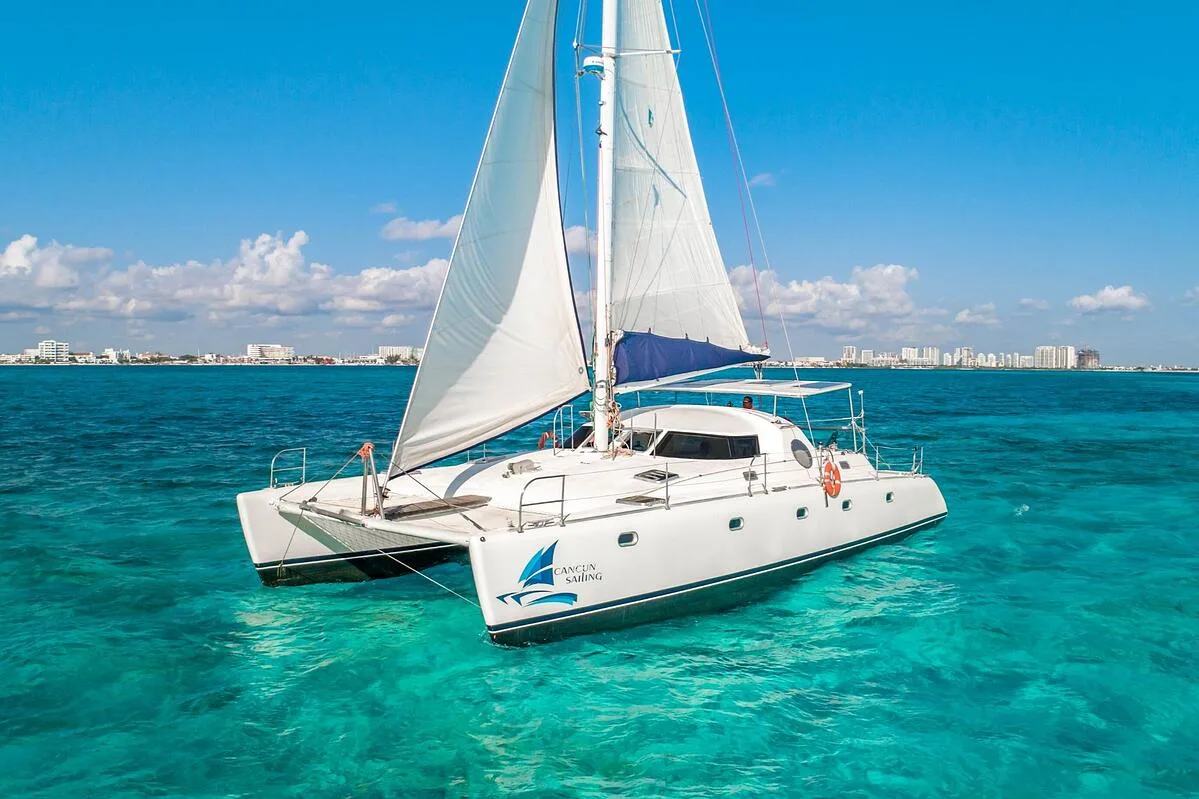Catamaran Tours Manta Cancun 46 ft / 40 pax — photo 5