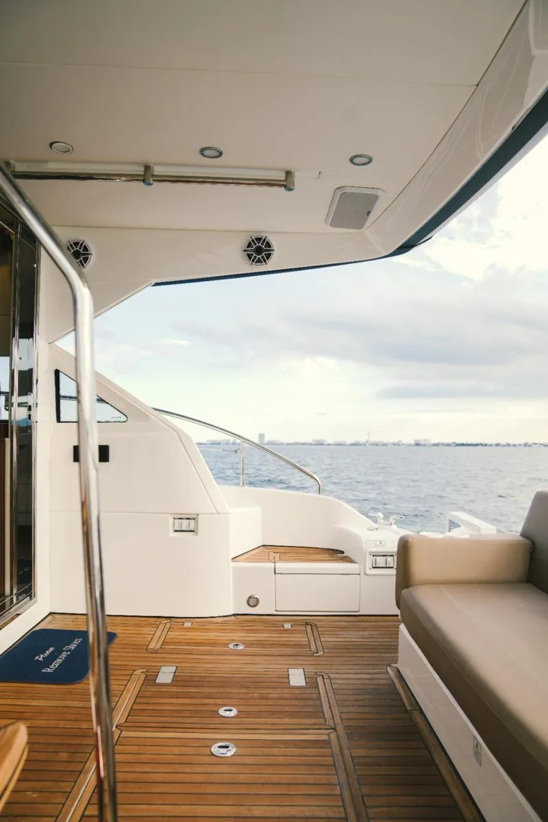 Fairline Squadron 50 — photo 15