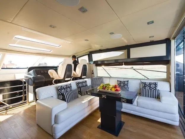 Sunseeker 64 — photo 6